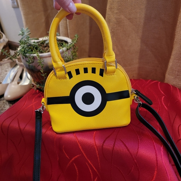 Despicable Me Minion Purse crossbody from Universal Studios. - Picture 10 of 14